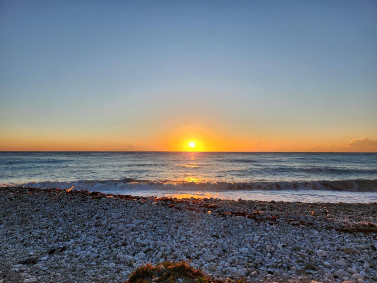 Beachfront Apartment, Quiet 4 Beds, 1 Bath, Ac, Wi-Fi, Hot Water, In Paraiso Near Los Patos Екстериор снимка