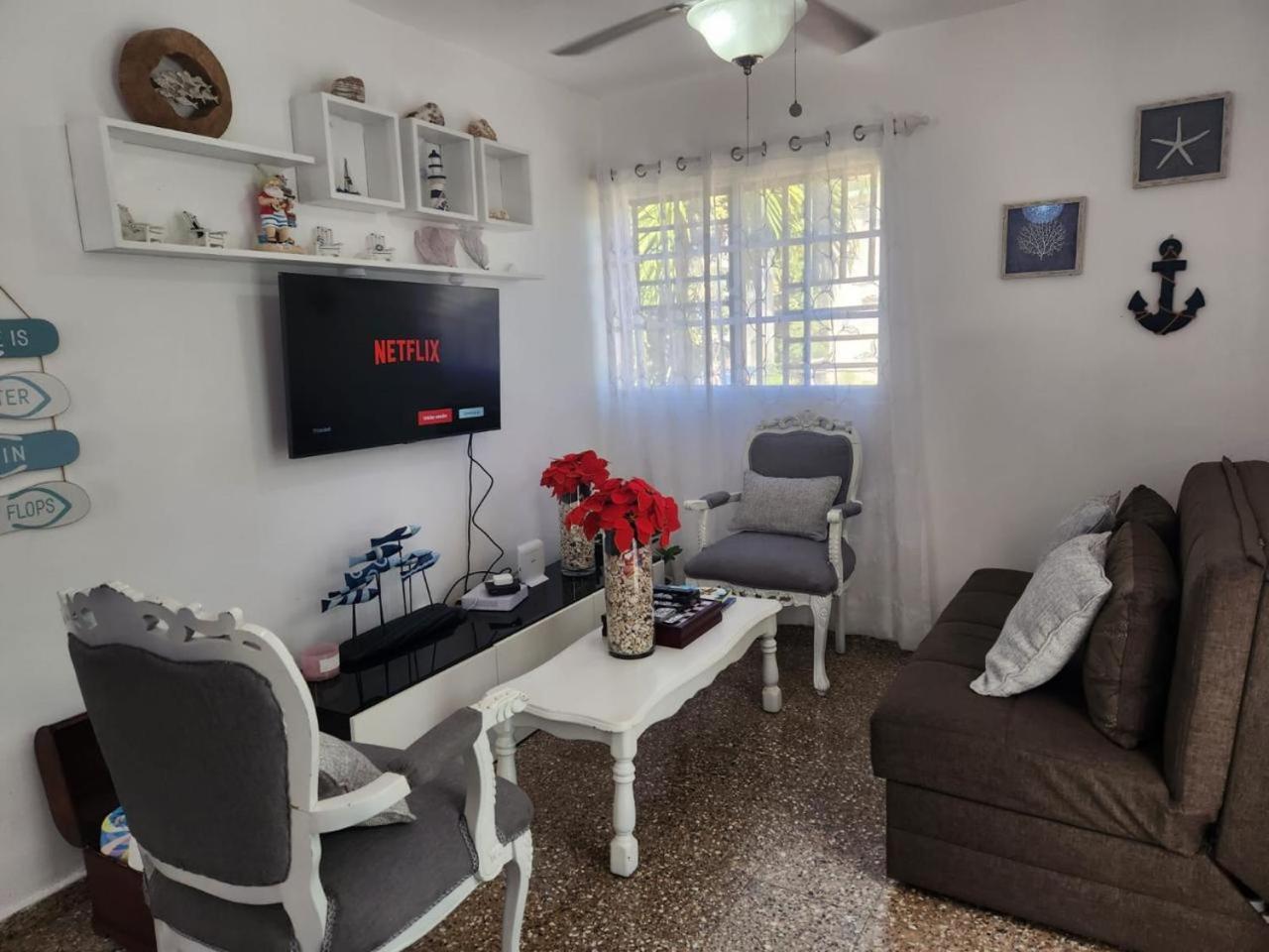 Beachfront Apartment, Quiet 4 Beds, 1 Bath, Ac, Wi-Fi, Hot Water, In Paraiso Near Los Patos Екстериор снимка